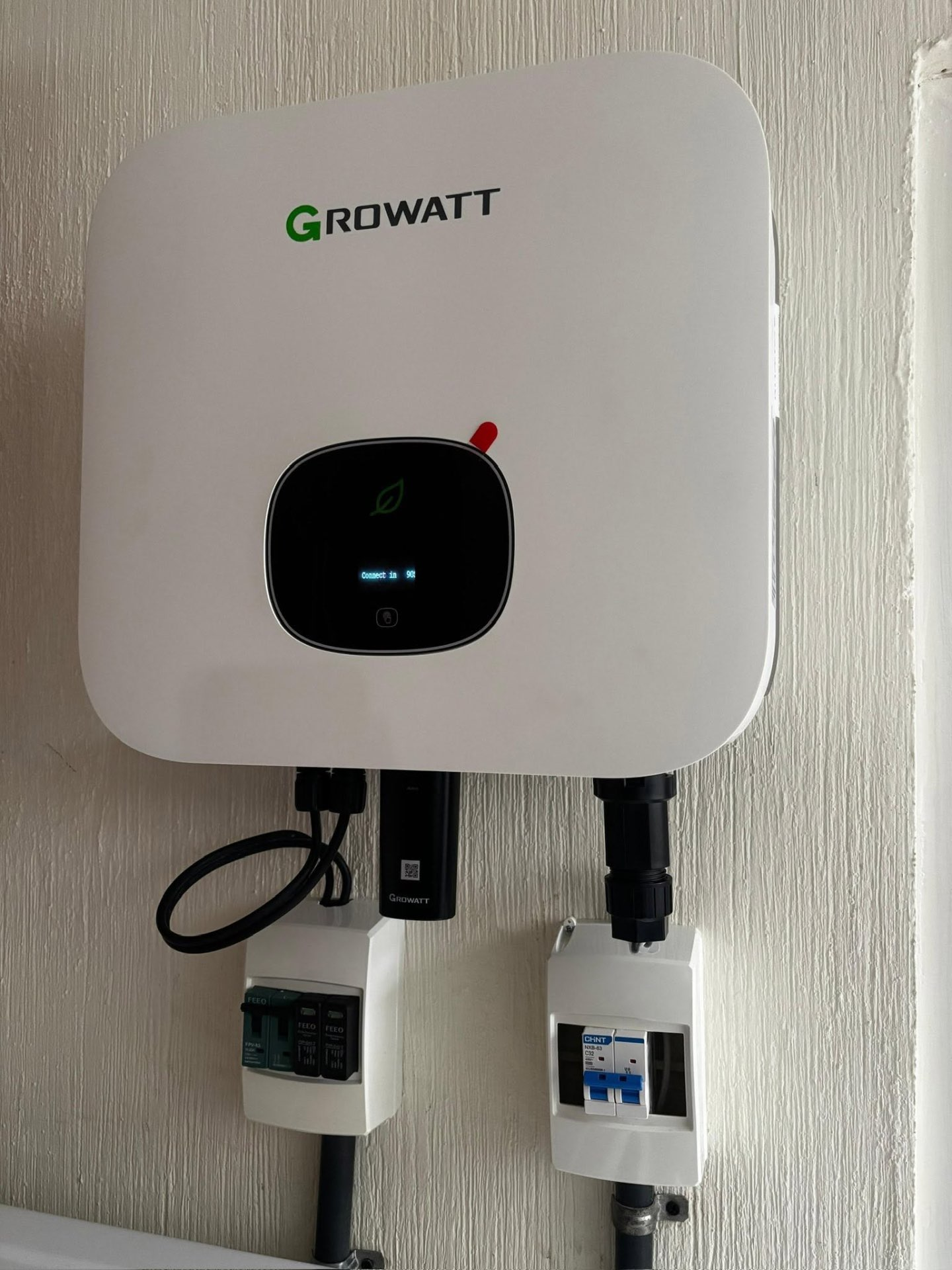 Inversor Growatt instalado con monitoreo WiFi